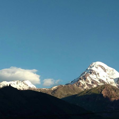 Mount Guest Hotel Kazbegi Exterior photo